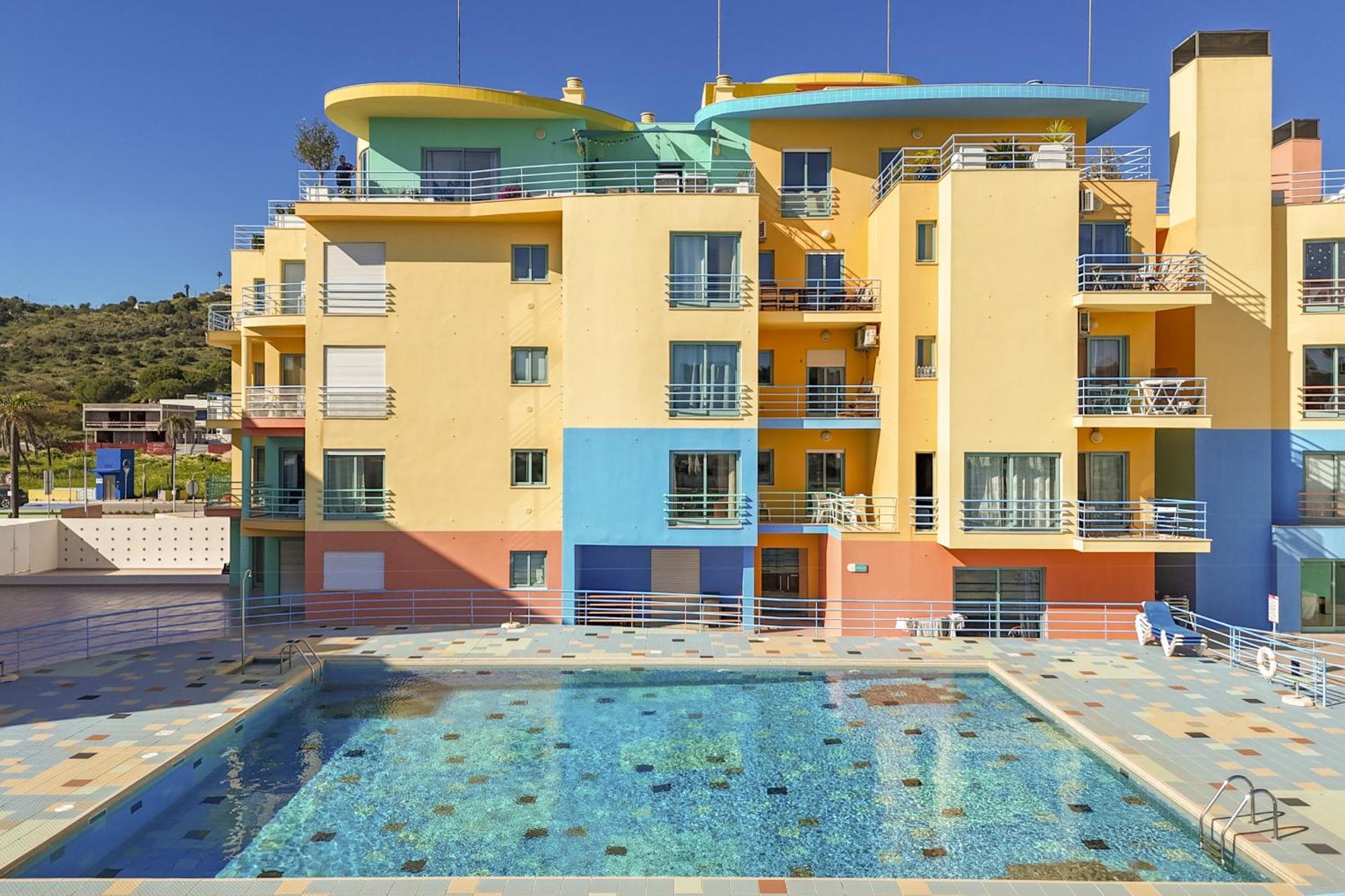 Marina Breeze With Pool - 900m From The Apartment